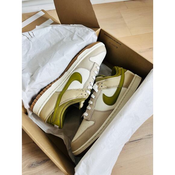 Nike Dunk Low Size 10.5 NEW Sail/Pacific Moss/Cream HF4262-133 - Picture 6 of 8